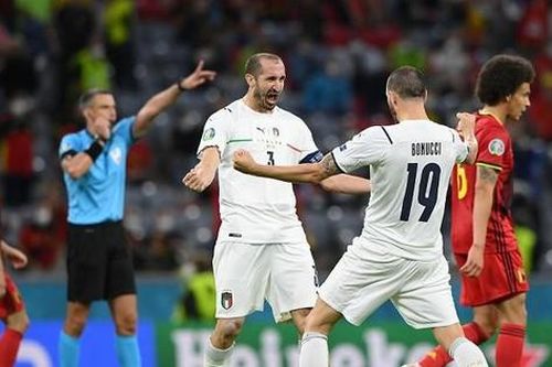 Tây Ban Nha- Italia: Những món nợ kéo dài