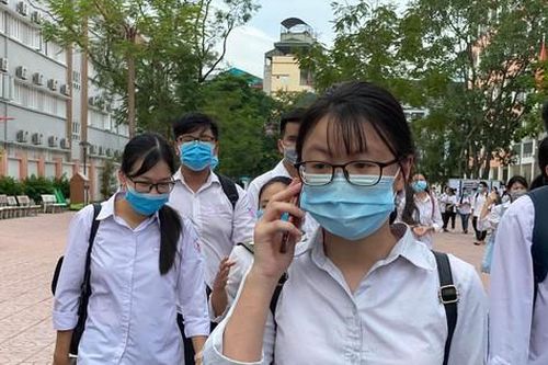 Thi tốt nghiệp THPT: Đổi khẩu trang của thí sinh để phòng gian lận