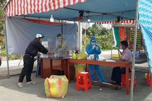 Phó Giám đốc Sở Giáo dục tỉnh Vĩnh Long dương tính với SARS-CoV-2