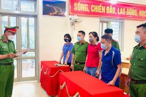 Nguyên phó chánh văn phòng huyện ủy bị bắt vì lừa xin việc