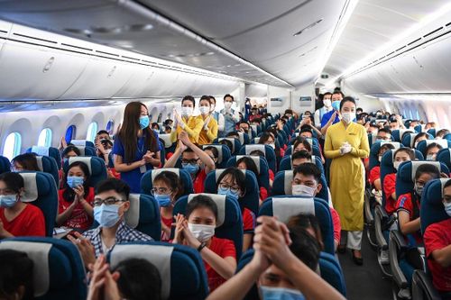 Đưa 350 sinh viên, giảng viên y khoa vào Bình Dương chống dịch