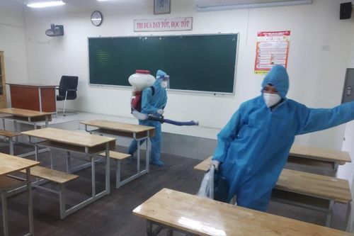 Hà Nội: Các điểm thi phun khử khuẩn đón thí sinh thi tốt nghiệp THPT