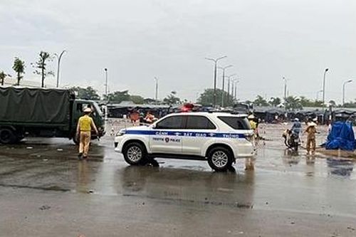 Test nhanh, 1 tài xế dương tính SARS-CoV-2, phong tỏa 2 chợ