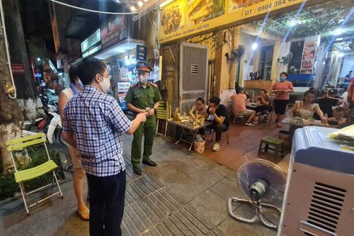 Quận Ba Đình tăng cường xử lý vi phạm quy định phòng dịch tại cơ sở ăn uống