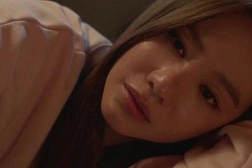 Chồng làm tăng ca nhưng không đưa tiền cho vợ, tôi đã theo dõi và suy sụp khi nghe lén cuộc điện thoại giữa chồng và mẹ tôi