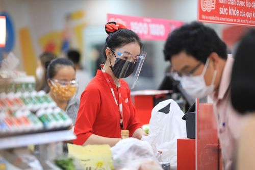 Khách dồn đến siêu thị, sức mua tăng gấp 6 lần