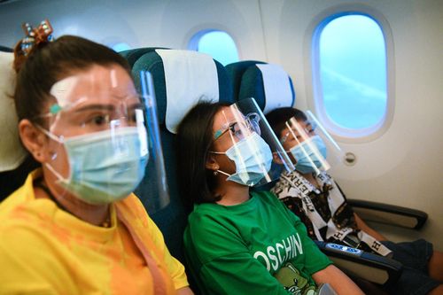 Kiến nghị tạm ngừng các chuyến bay, tàu hỏa chở khách đi, đến TP.HCM