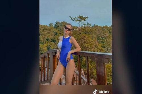 Minh Hằng khoe body mướt mắt với loạt bikini