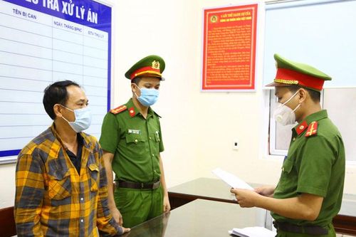 Khởi tố đối tượng đe dọa, chống đối Cảnh sát giao thông
