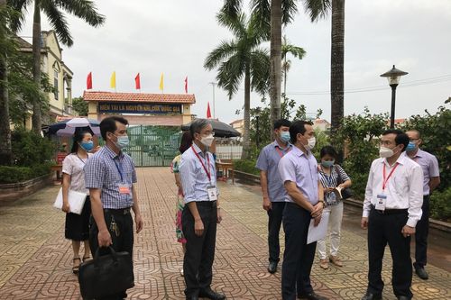 Cục trưởng Mai Văn Trinh kiểm tra công tác thi tại Ninh Bình