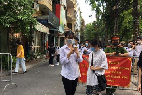 Đề thi môn Ngữ Văn tốt nghiệp THPT ra bài 'Sóng ' của Xuân Quỳnh
