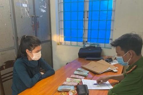 Mẹ trình báo mất gần nửa tỷ trong két, Công an bắt con gái