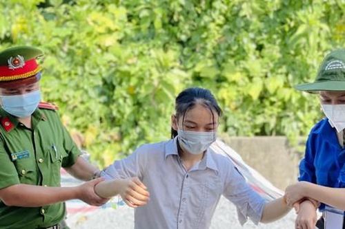 Nữ sinh khuyết tật thi THPT: 'Hy vọng có thể viết tiếp giấc mơ vào giảng đường đại học'