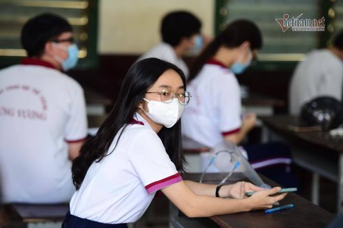 Dừng khẩn cấp 2 điểm thi tốt nghiệp ở Phú Yên