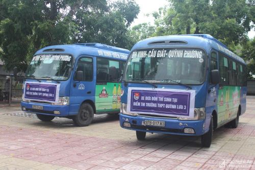 Thí sinh F1, F2 ở Quỳnh Lưu được xe khách, xe chuyên dụng đưa đón tận phòng thi