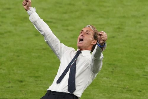HLV Roberto Mancini: 'Italia lẽ ra không cần phải đá luân lưu'