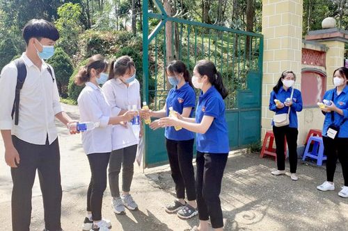 Đồng hành cùng sỹ tử