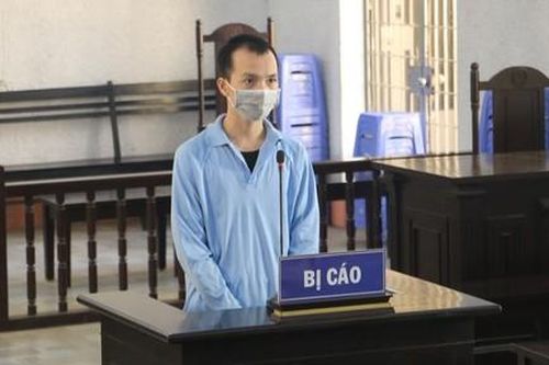 Mâu thuẫn chuyện sửa nhà, gã thợ sơn chém chủ nhà dã man