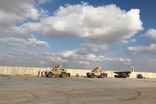Tên lửa nã như mưa xuống căn cứ có quân Mỹ đóng tại Iraq