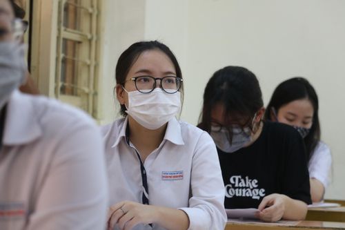 Thí sinh dương tính SARS-CoV-2, Bắc Giang khẩn cấp dừng một điểm thi tốt nghiệp