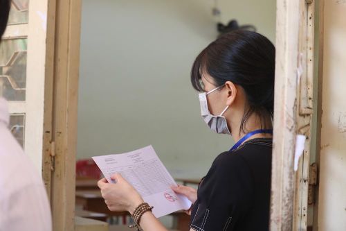Một thí sinh dương tính SARS-CoV-2, Bắc Giang kỷ luật nhiều cán bộ