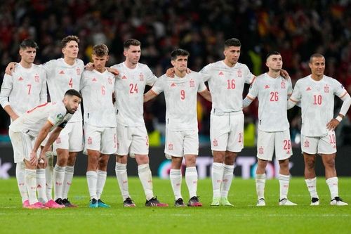 EURO 2020: Đến lúc Tây Ban Nha từ bỏ tiki taka