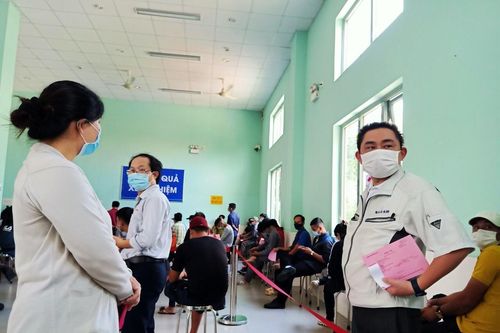 Đồng Nai: Người dân bức xúc vì giá xét nghiệm COVID-19 nơi cao nơi thấp