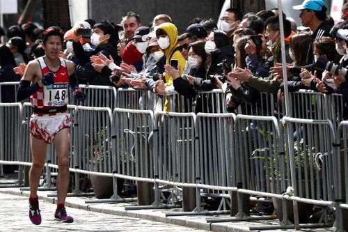 Nhật Bản cấm khán giả trực tiếp theo dõi marathon và đi bộ
