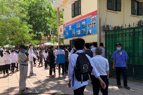 Bộ GD-ĐT phối hợp với Công an làm rõ vụ nghi lộ đề thi Toán trên mạng xã hội
