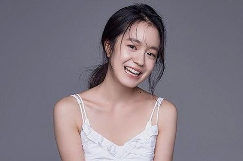 Nữ diễn viên bị loại khỏi đoàn làm phim vì diễn xuất kém?