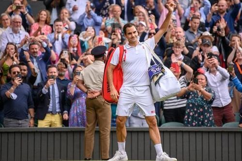 Tứ kết Wimbledon: Federer thua nhanh tay vợt nằm ngoài top 10 thế giới