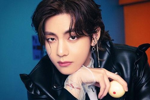 V cố tình gợi ý cho fan về 'concept' trước khi BTS tung teaser 'Permission to Dance'