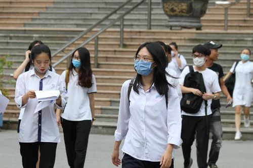 Giải tỏa áp lực thi cử: Hãy ngưng hỏi 'con làm bài thế nào'?