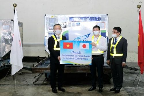 Ngày mai, lô vắc xin phòng COVID-19 thứ 3 do Nhật Bản viện trợ sẽ về tới sân bay Tân Sơn Nhất