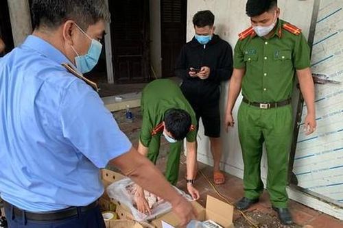 Phát hiện gần 3 tấn thực phẩm không rõ nguồn gốc