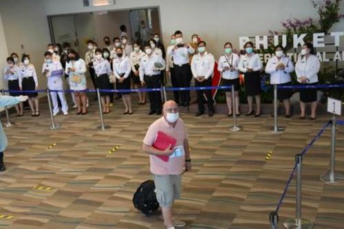 Phuket phát hiện du khách nước ngoài đầu tiên mắc COVID-19 sau khi tái mở cửa