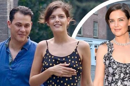 Tình cũ đầu bếp kém 9 tuổi của Katie Holmes dạo phố tình tứ bên gái lạ