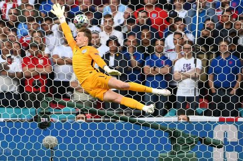 Thủ môn tuyển Anh Jordan Pickford phá kỷ lục tồn tại suốt 55 năm