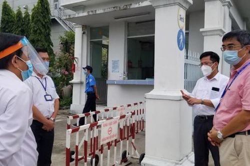 Test nhanh, phát hiện 4 trường hợp nghi mắc Covid-19 tại Công ty TNHH Hung Way