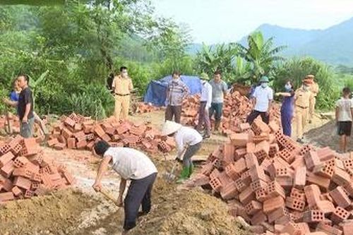 Xây dựng nhà tình nghĩa cho các gia đình có hoàn cảnh đặc biệt khó khăn