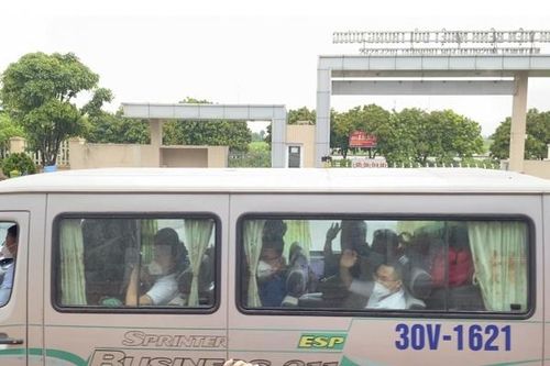 30 thầy thuốc tuyến đầu điều trị COVID-19 của miền Bắc vào hỗ trợ miền Nam ruột thịt