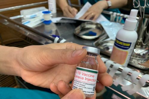 Thêm 580.000 liều vaccine AstraZeneca về đến Việt Nam