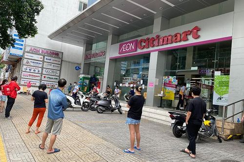 TP Hồ Chí Minh: Hàng quán vắng bóng người