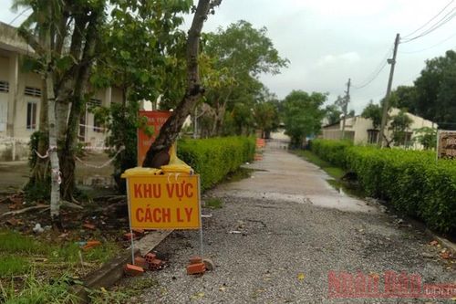 Cà Mau khởi tố vụ án chống người thi hành công vụ trong khu cách ly