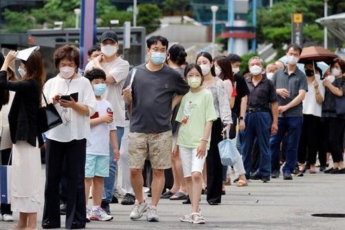 Số ca nhiễm Covid-19 tăng cao, Seoul có thể bị bán phong tỏa