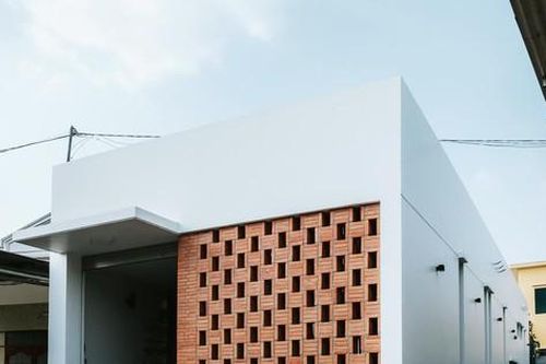 Nhà ống thoáng mát nhờ thiết kế khu vườn lấy ánh sáng và thông gió bên trong