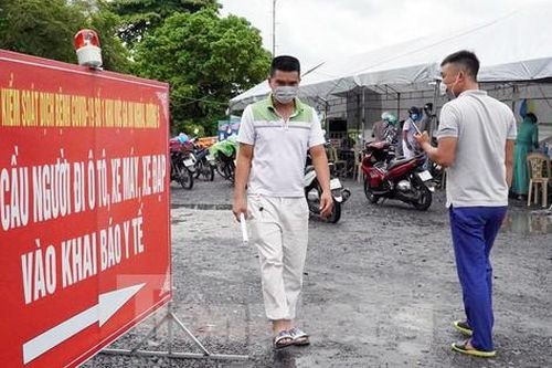 Cận cảnh xét nghiệm nhanh SARS-CoV-2 cho người dân tại cửa ngõ TP Hải Phòng