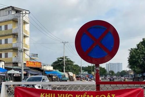 Không cấp giấy thông hành cho người dân ra vào TPHCM