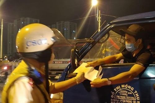 Sở GTVT hướng dẫn tạo 'luồng xanh' cho xe chở hàng ra vào TP.HCM