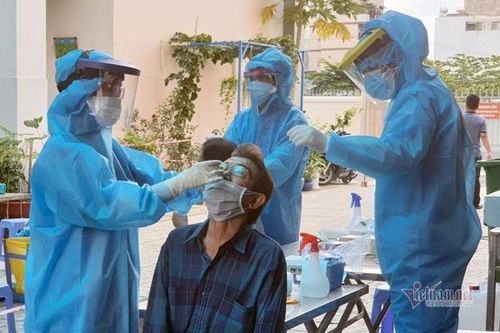 Nhiều bệnh viện tự tăng giá xét nghiệm Covid-19, Bộ Y tế 'tuýt còi'